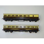 OO GAUGE MODEL RAILWAYS: A pair of LAWRENCE Scale Models compartment coaches in GWR brown/cream