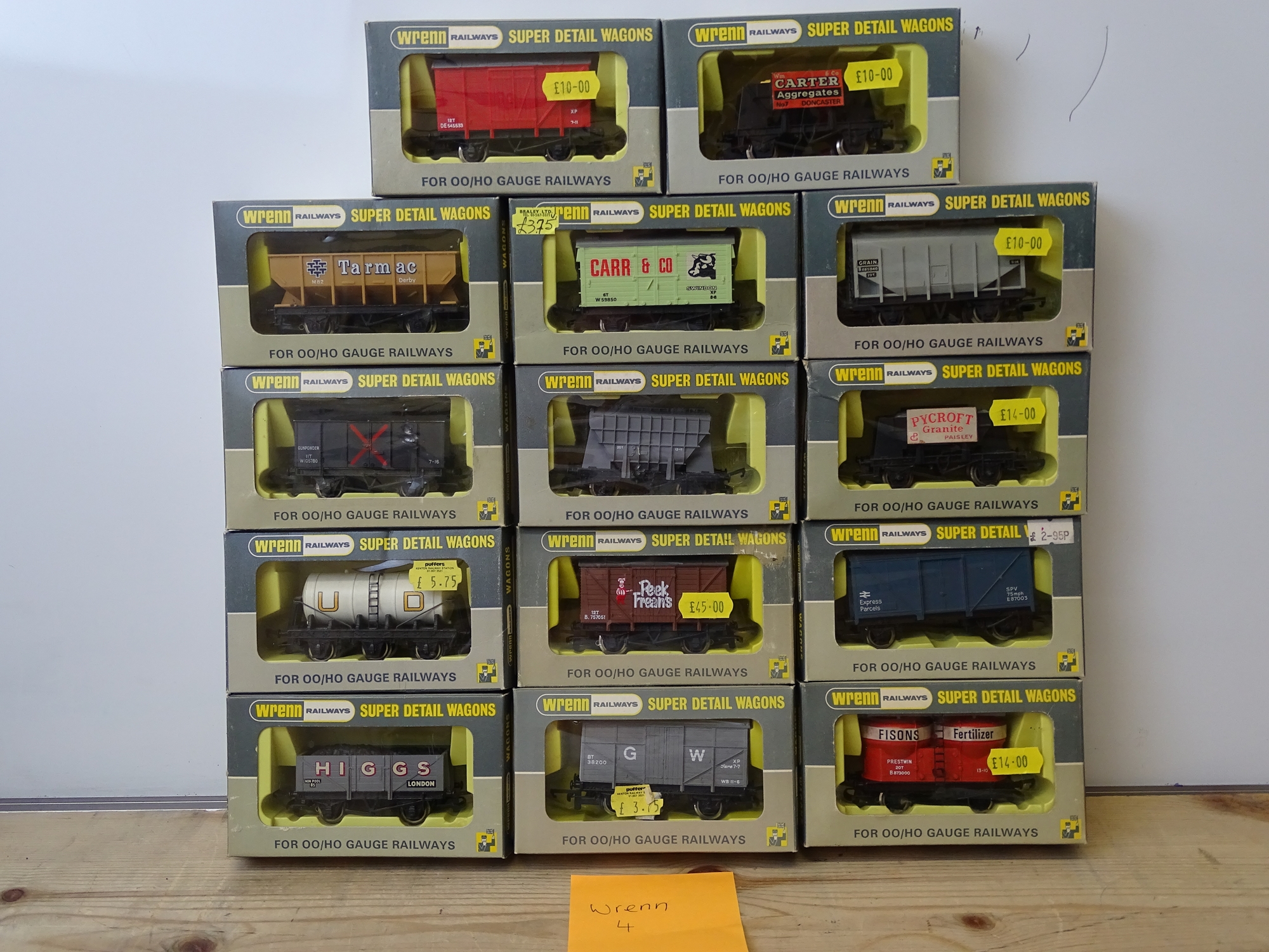 OO GAUGE MODEL RAILWAYS: A group of boxed WRENN wagons as lotted - VG/E in G/VG boxes (14) #4