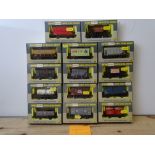 OO GAUGE MODEL RAILWAYS: A group of boxed WRENN wagons as lotted - VG/E in G/VG boxes (14) #4