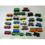 OO GAUGE MODEL RAILWAYS: A large group of TRI-ANG (Australia/New Zealand) unboxed wagons including