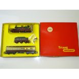 OO GAUGE MODEL RAILWAYS: A TRI-ANG R640 'Lord of the Isles' Presentation Pack comprising 'Lord of