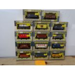 OO GAUGE MODEL RAILWAYS: A group of boxed WRENN wagons as lotted - VG/E in G/VG boxes (14) #17