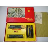 OO GAUGE MODEL RAILWAYS: A TRI-ANG RAILWAYS RS.7 diesel railcar train set - G/VG in G/VG box