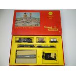 OO GAUGE MODEL RAILWAYS: A TRI-ANG RAILWAYS RDX electric scale model goods train set - G in G box
