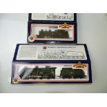 OO GAUGE MODEL RAILWAYS: A pair of BACHMANN steam locomotives comprising 31-451 Ivatt tank '41241'