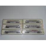 Z GAUGE MODEL RAILWAYS: A group of MARKLIN American Outline passenger coaches VG in G/VG boxes (6)