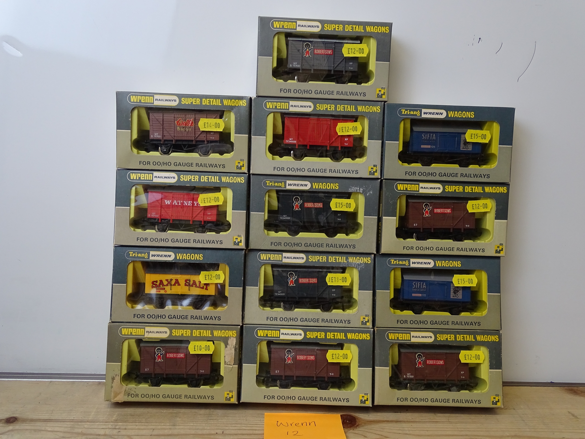 OO GAUGE MODEL RAILWAYS: A group of boxed WRENN wagons as lotted - VG/E in G/VG boxes (13) #12