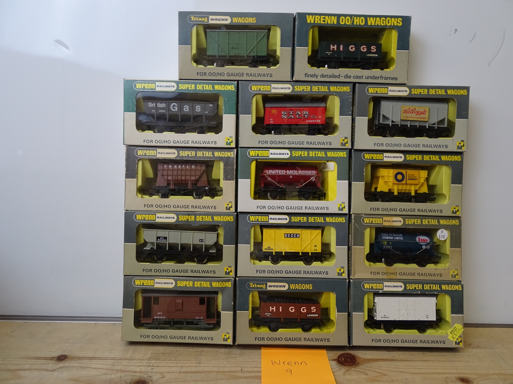 OO GAUGE MODEL RAILWAYS: A group of boxed WRENN wagons as lotted - VG/E in G/VG boxes (14) #9