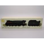 OO GAUGE MODEL RAILWAYS: A HORNBY R2302 A4 Class locomotive in BR green livery 'Union of South