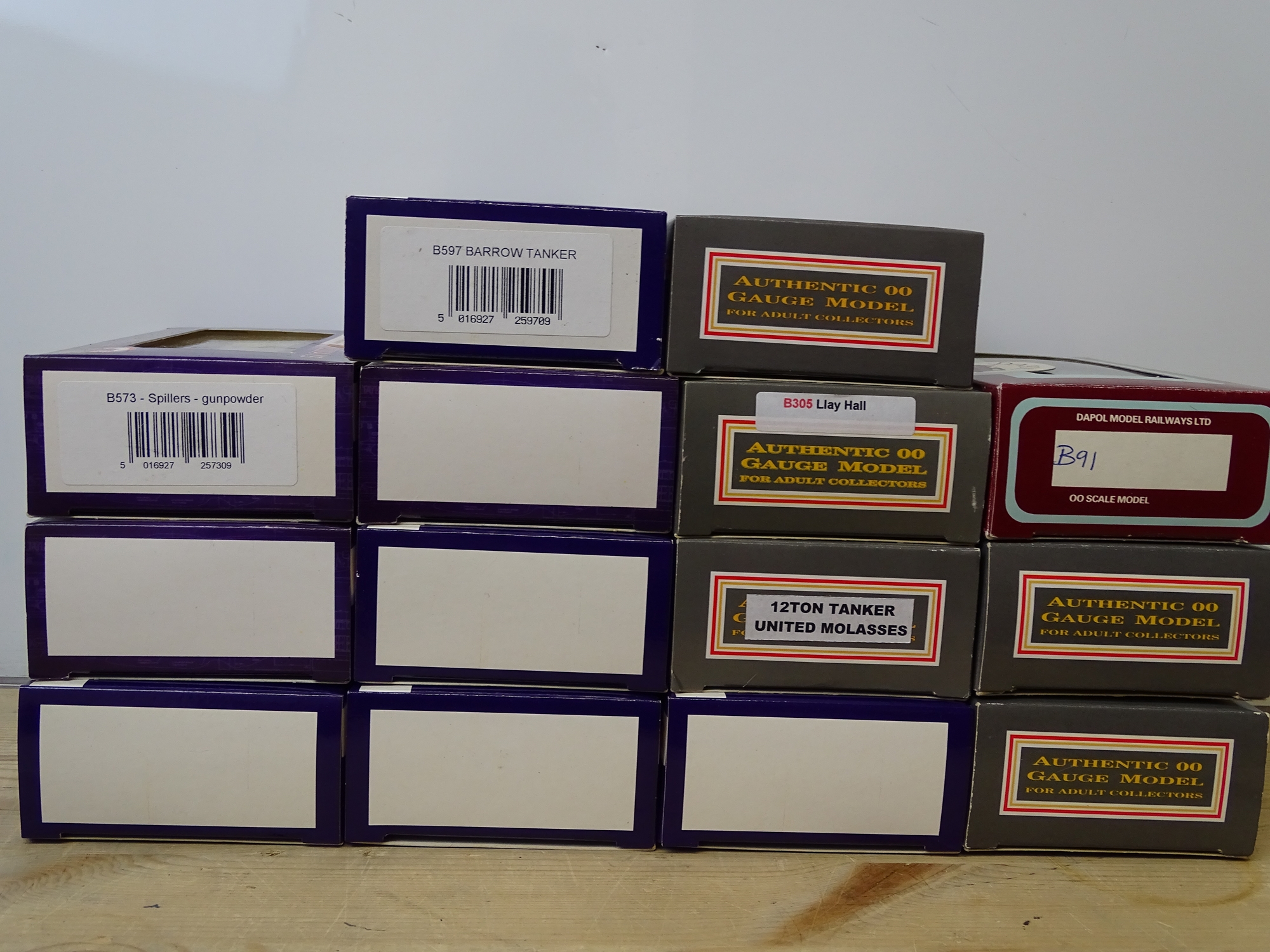 OO GAUGE MODEL RAILWAYS: A group of boxed DAPOL wagons as lotted - VG/E in G/VG boxes (14) #14 - Image 2 of 2