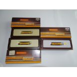 Z GAUGE MODEL RAILWAYS: A trio of MARKLIN 8802 track cleaning rail buses - G/VG in G/VG boxes (3)