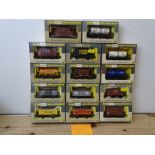 OO GAUGE MODEL RAILWAYS: A group of boxed WRENN wagons as lotted - VG/E in G/VG boxes (14) #8