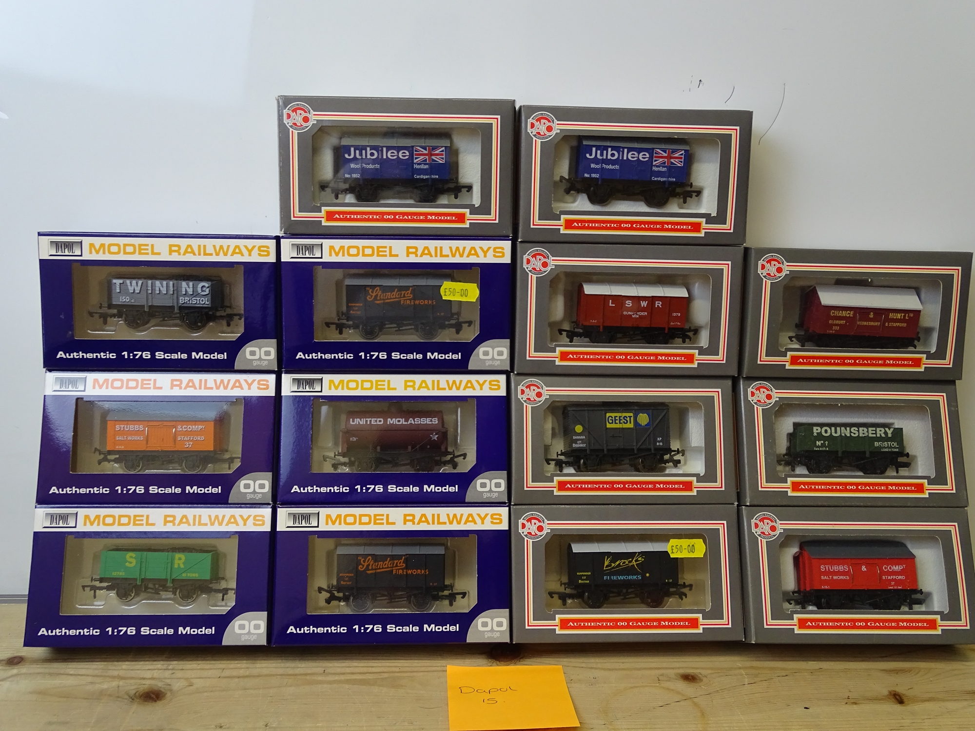 OO GAUGE MODEL RAILWAYS: A group of boxed DAPOL wagons as lotted - VG/E in G/VG boxes (14) #15