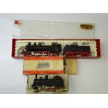 HO GAUGE MODEL RAILWAYS: A pair of Italian Outline locos by RIVAROSSI to include a 1980s steam