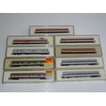 Z GAUGE MODEL RAILWAYS: A quantity of MARKLIN German Outline bogie passenger coaches - VG in G boxes