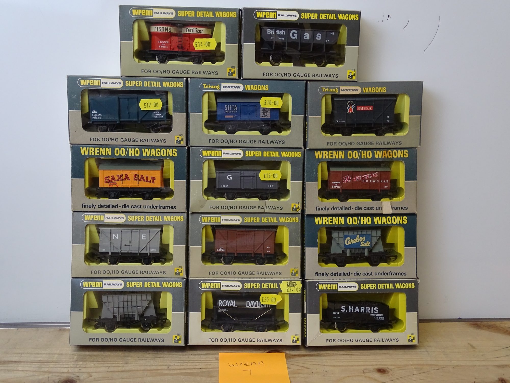 OO GAUGE MODEL RAILWAYS: A group of boxed WRENN wagons as lotted - VG/E in G/VG boxes (14) #7