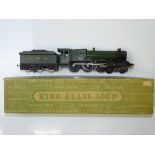 OO GAUGE MODEL RAILWAYS: An early GRAHAM FARISH 1950s King Class steam locomotive in GWR green 'King