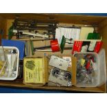 O GAUGE MODEL RAILWAYS: A large crate of HORNBY Series accessories and spare parts including 2