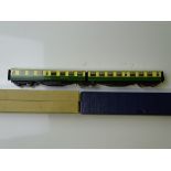 OO GAUGE MODEL RAILWAYS: A LAWRENCE Scale Models brass kit built LNER Green/cream articulated