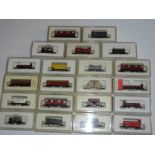 Z GAUGE MODEL RAILWAYS: A large quantity of MARKLIN freight wagons - VG in G boxes (21)