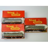 OO GAUGE MODEL RAILWAYS: A TRI-ANG R55/R56/R57 Transcontinental group comprising a powered F7A and