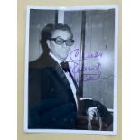 ROBERT MITCHUM AUTOGRAPH - Hand-Signed black & white photograph - Clear ROBERT MITCHUM signature