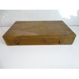 VINTAGE TOYS: A wooden cased quantity of vintage M