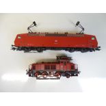 HO SCALE MODEL RAILWAYS: A pair of MARKLIN German