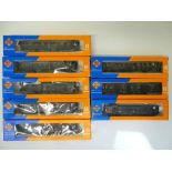 HO SCALE MODEL RAILWAYS: A group of ROCO German Ou