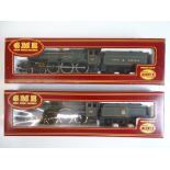 OO SCALE MODEL RAILWAYS: A pair of Castle Class lo