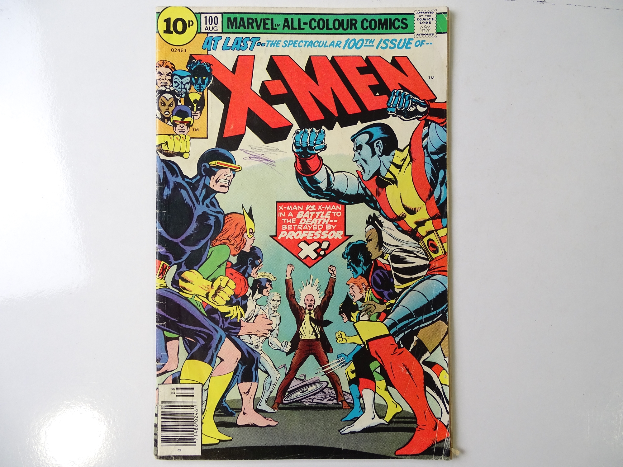 UNCANNY X-MEN #100 - (1976 - MARVEL - UK Price Variant) - The original X-Men vs. the new X-Men.