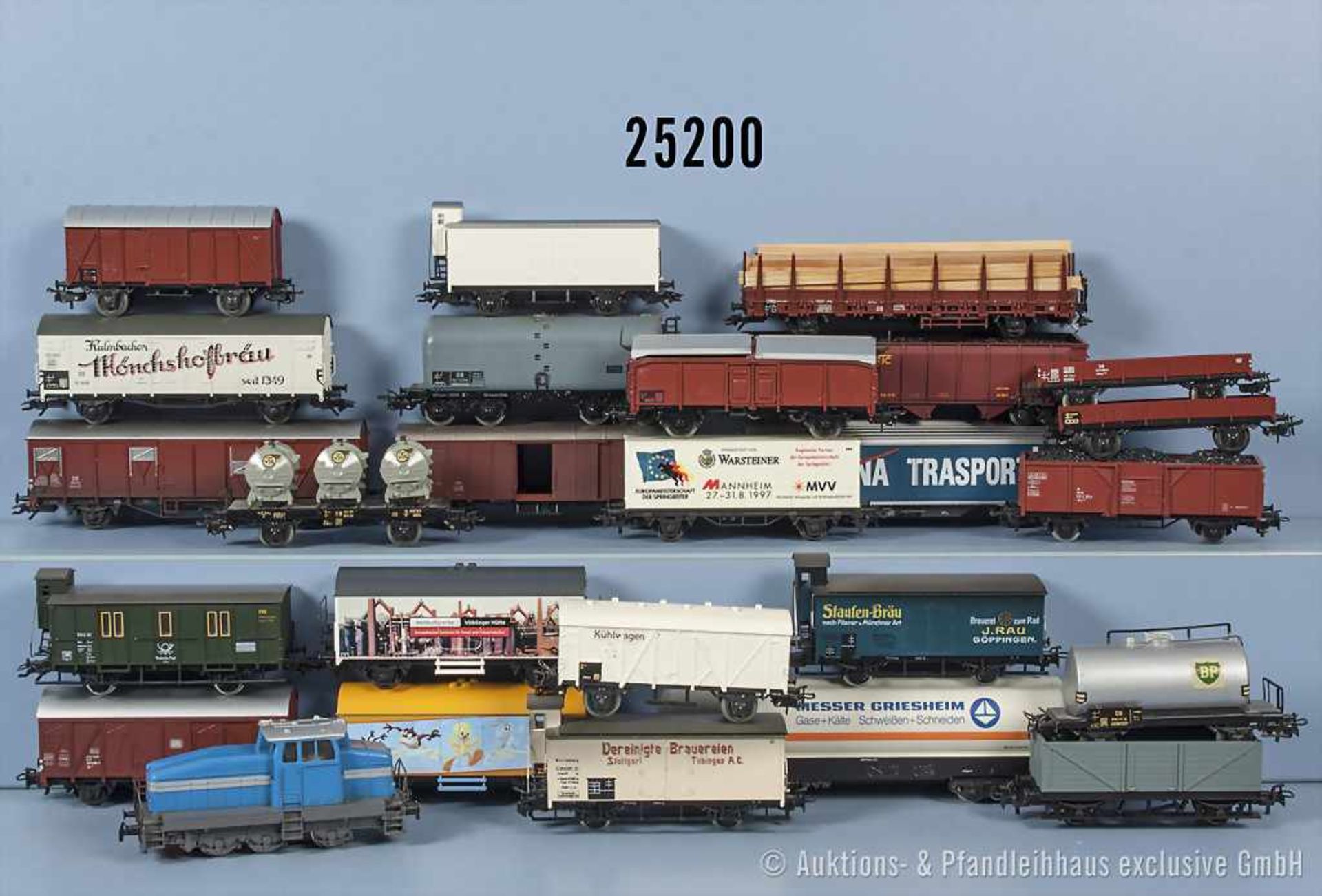 Konv. Märklin H0 Güterzug, dabei Industrie-Diesellok DHG 500, 7 gedeckte Güterwagen, 5 Kühlwagen,