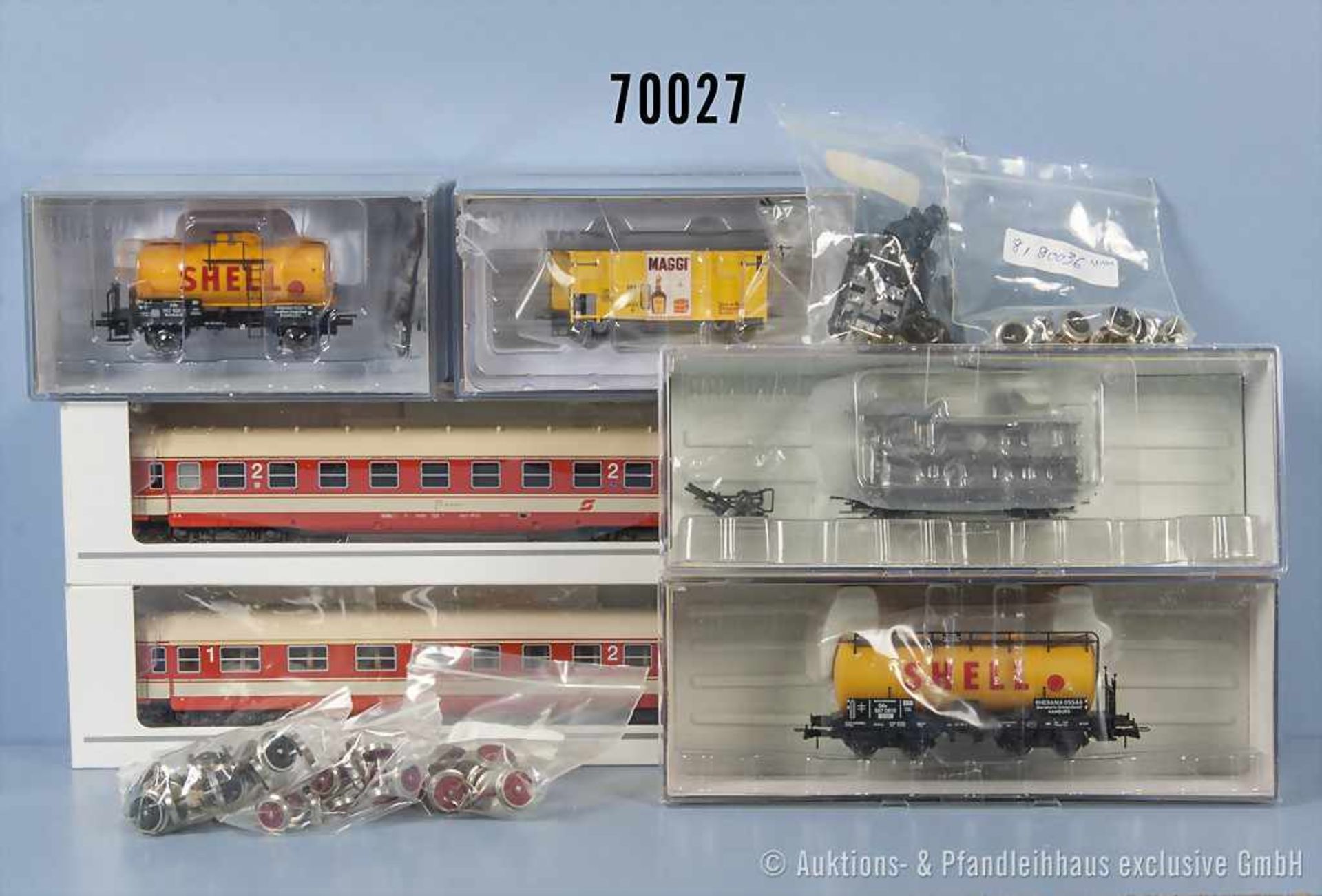 Konv. H0, dabei 2 Märklin D-Zug-Wagen, 2 Kesselwagen, 1 gedeckter Güterwagen und 1 Güterzug-