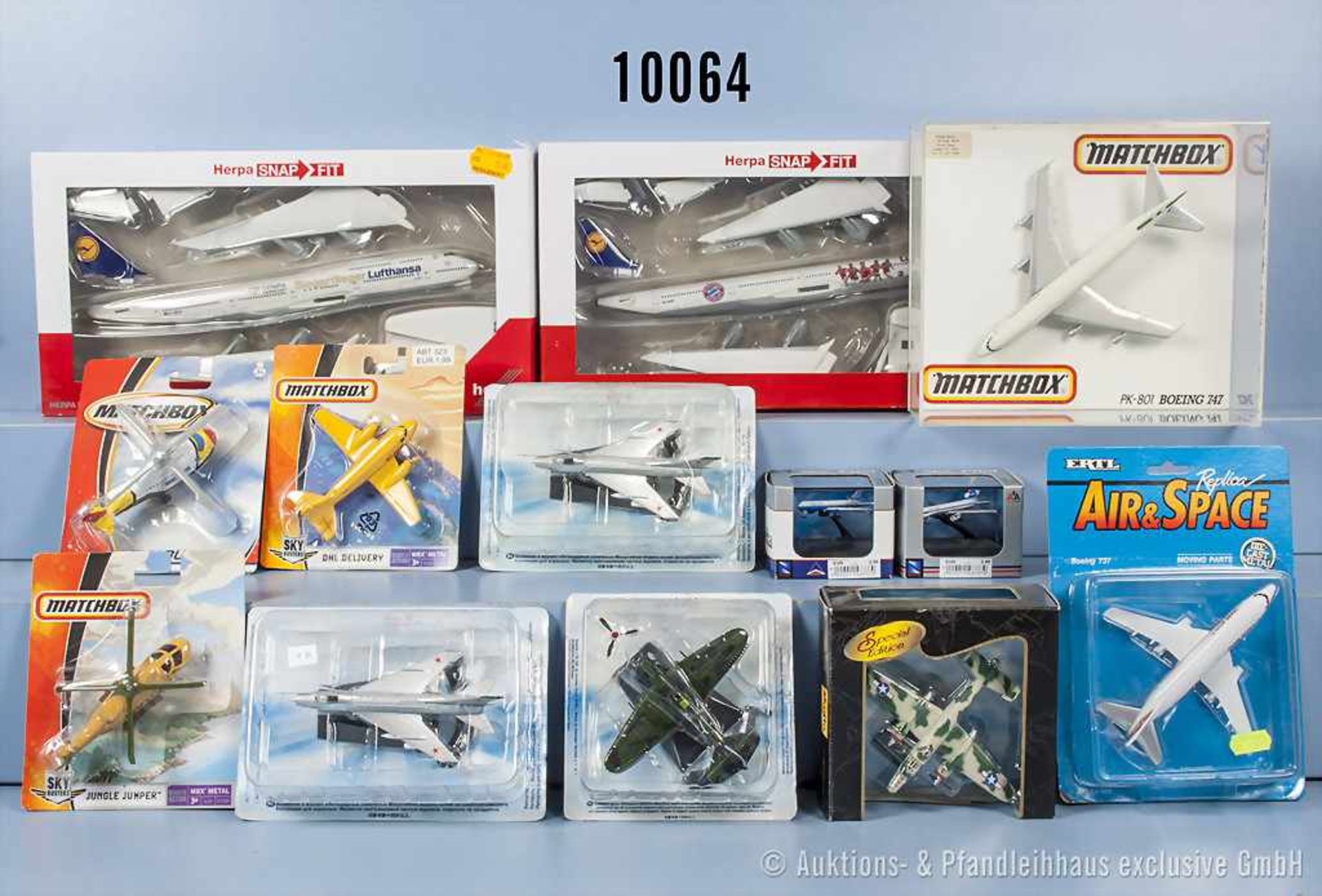 Konv. 70 Modellflugzeuge, dabei Douglas DC-10, Dual Force Fighter, Jump Set, Sky Busters usw., dabei
