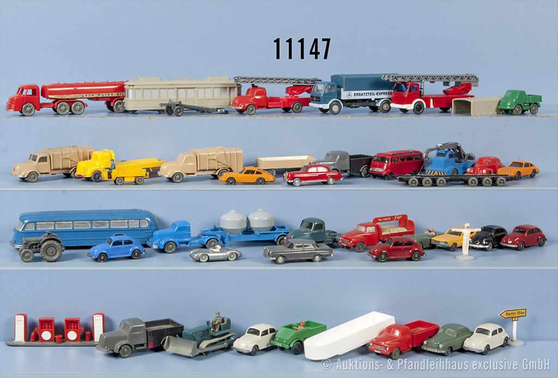 Konv. über 30 Wiking H0 Modellfahrzeuge, u. a. 113/1 K, 133/1, 164, 227, 522/3 usw., überwiegend mit