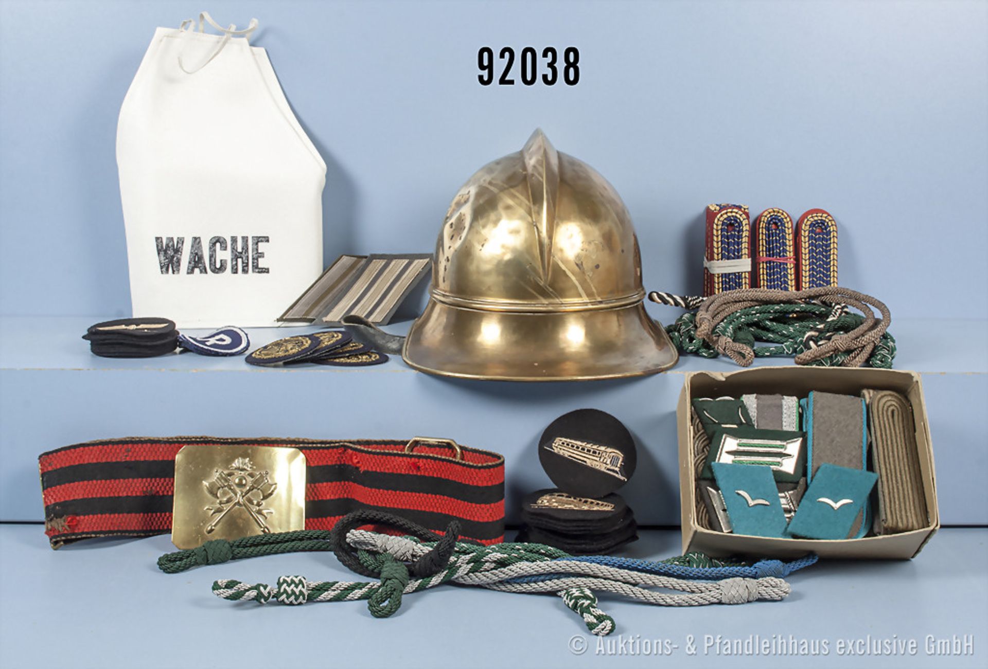 umfangreiches Konvolut Uniform und Effekten, Bundeswehr, NVA, DDR Reichsbahn, u. a. Schulterklappen,