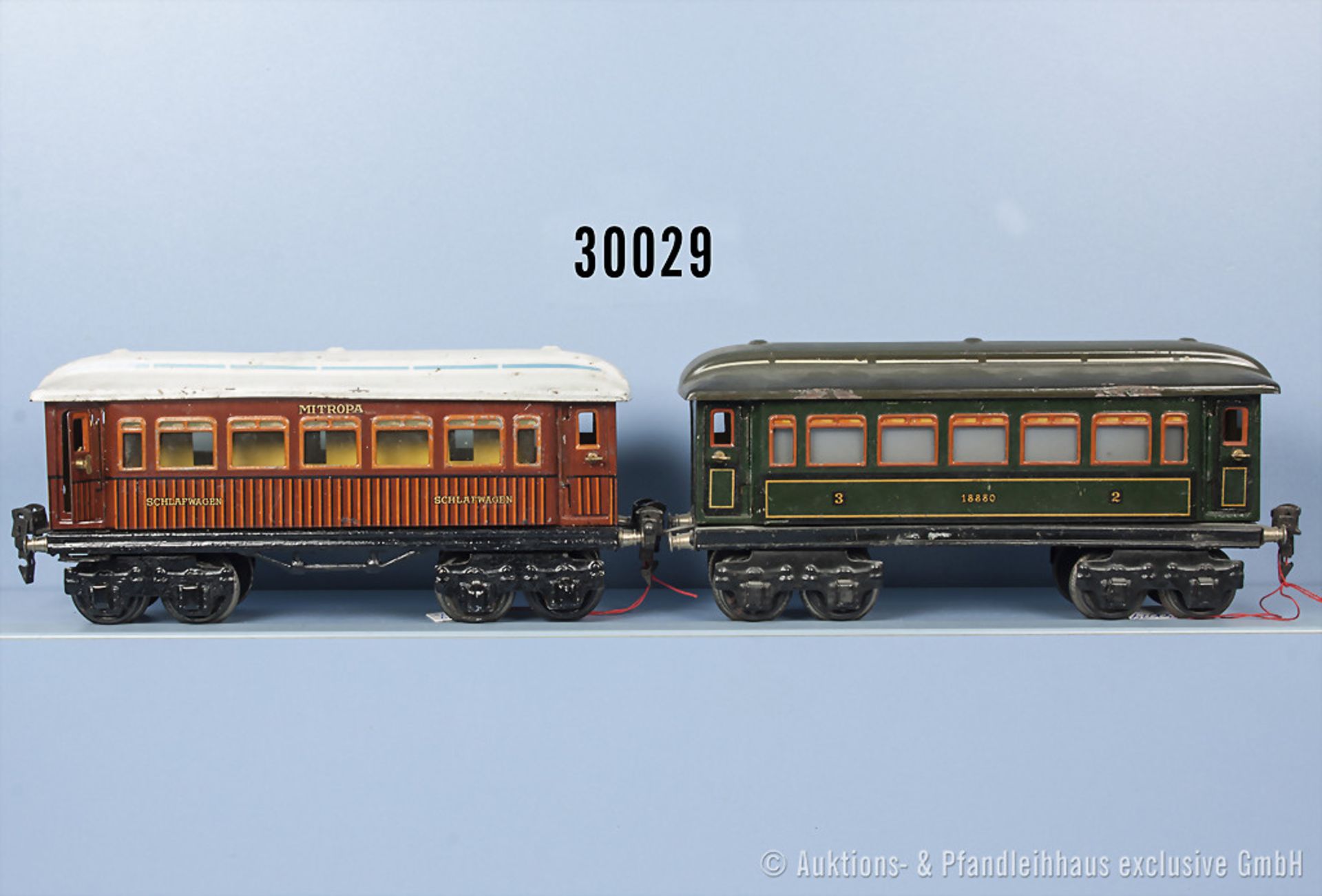Konv. 2 Märklin Spur 0 D-Zug-Wagen, dabei 1888 P Personenwagen und 1888 Sch Schlafwagen mit