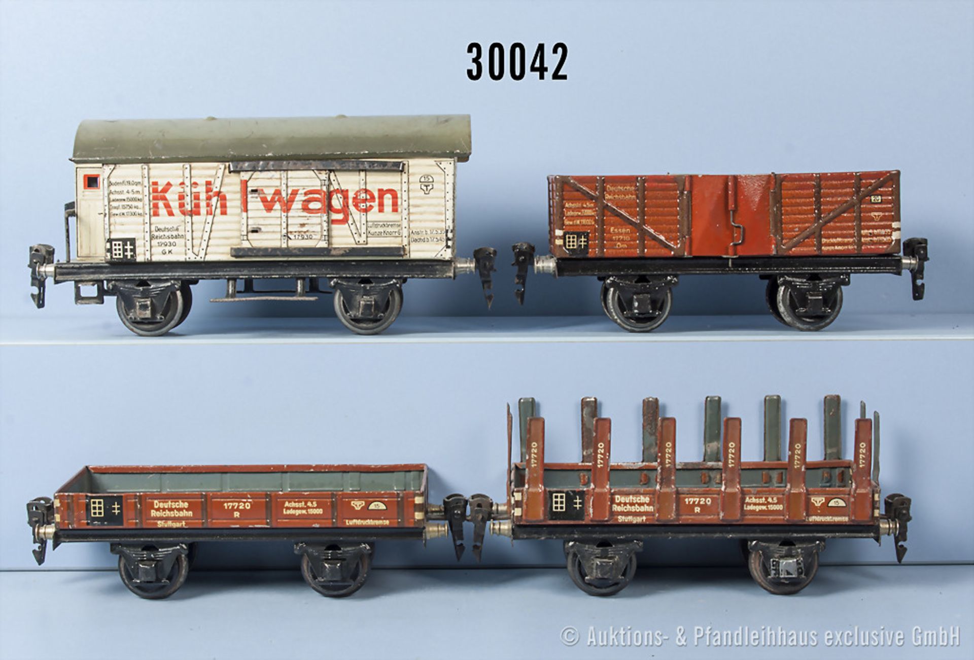 Konv. 4 Märklin Spur 0 Güterwagen, dabei 1 Kühlwagen, 1 Rungenwagen, 1 Hochbordwagen und 1