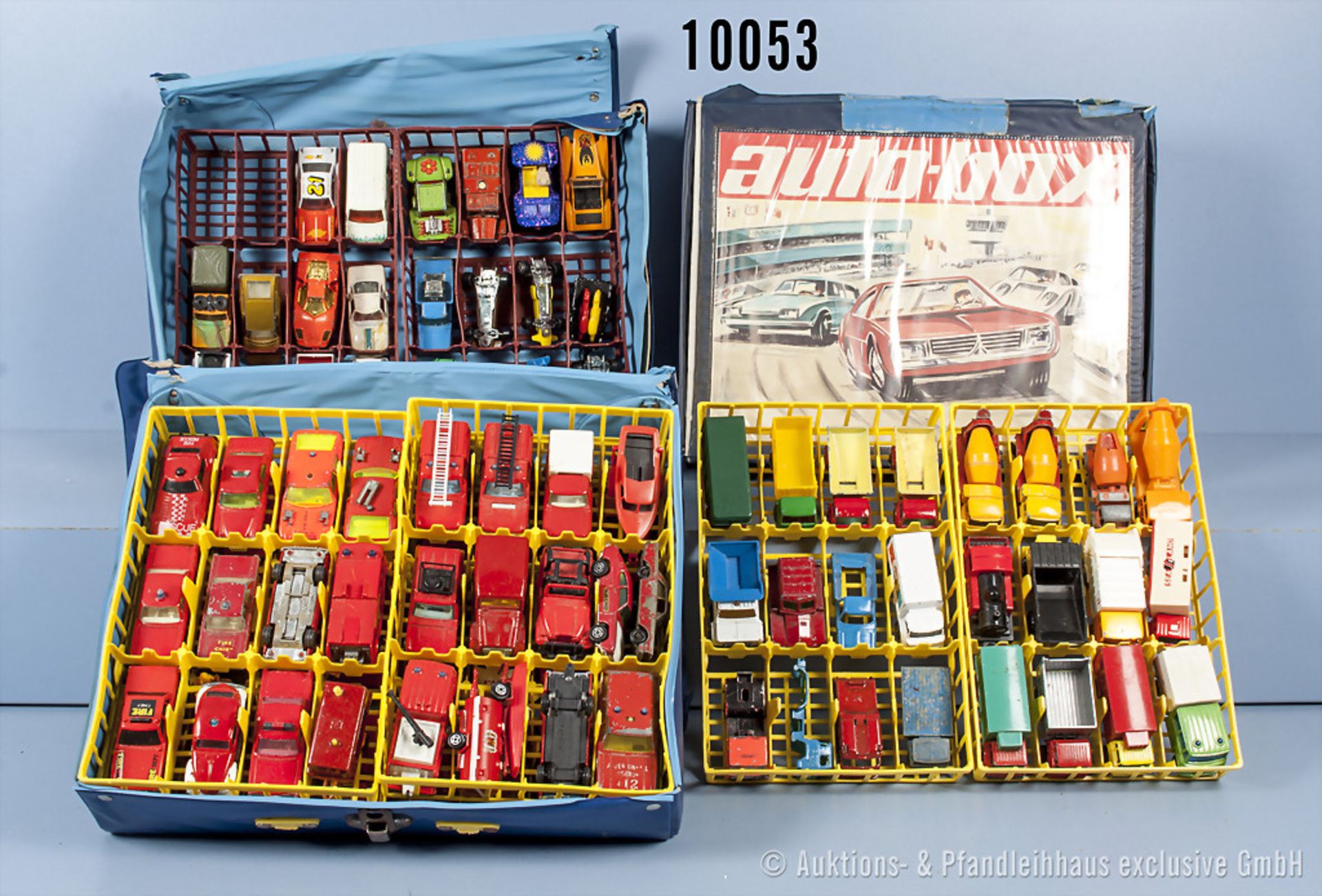 Konv. Über 100 Modellfahrzeuge, überwiegend Matchbox, u. a. Einsatzfahrzeuge, Lkw, Pkw, Sportwagen