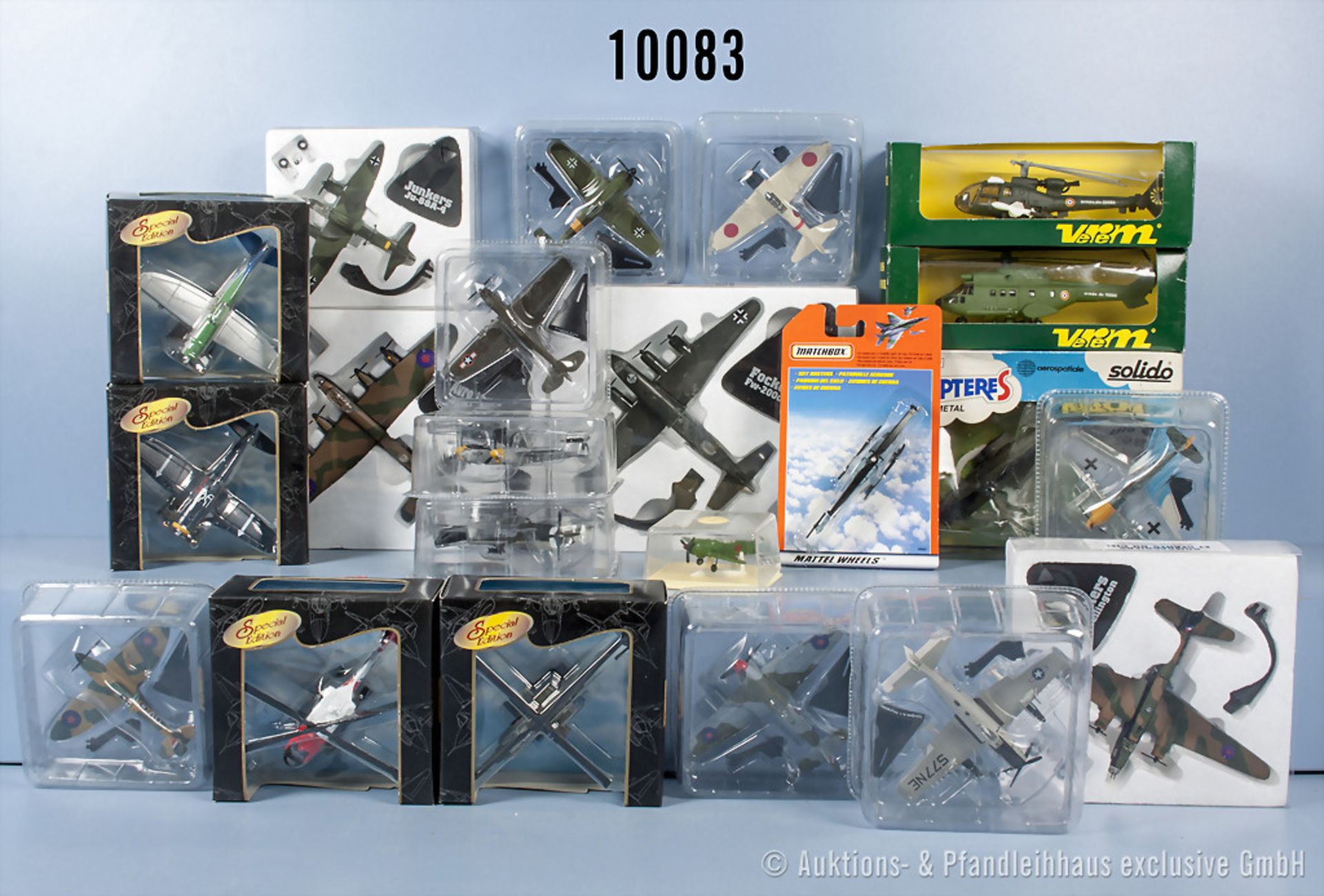 Konv. 22 Modellflugzeuge, dabei Helikopter und Militärflugzeuge, Metallausf., versch. Hersteller,