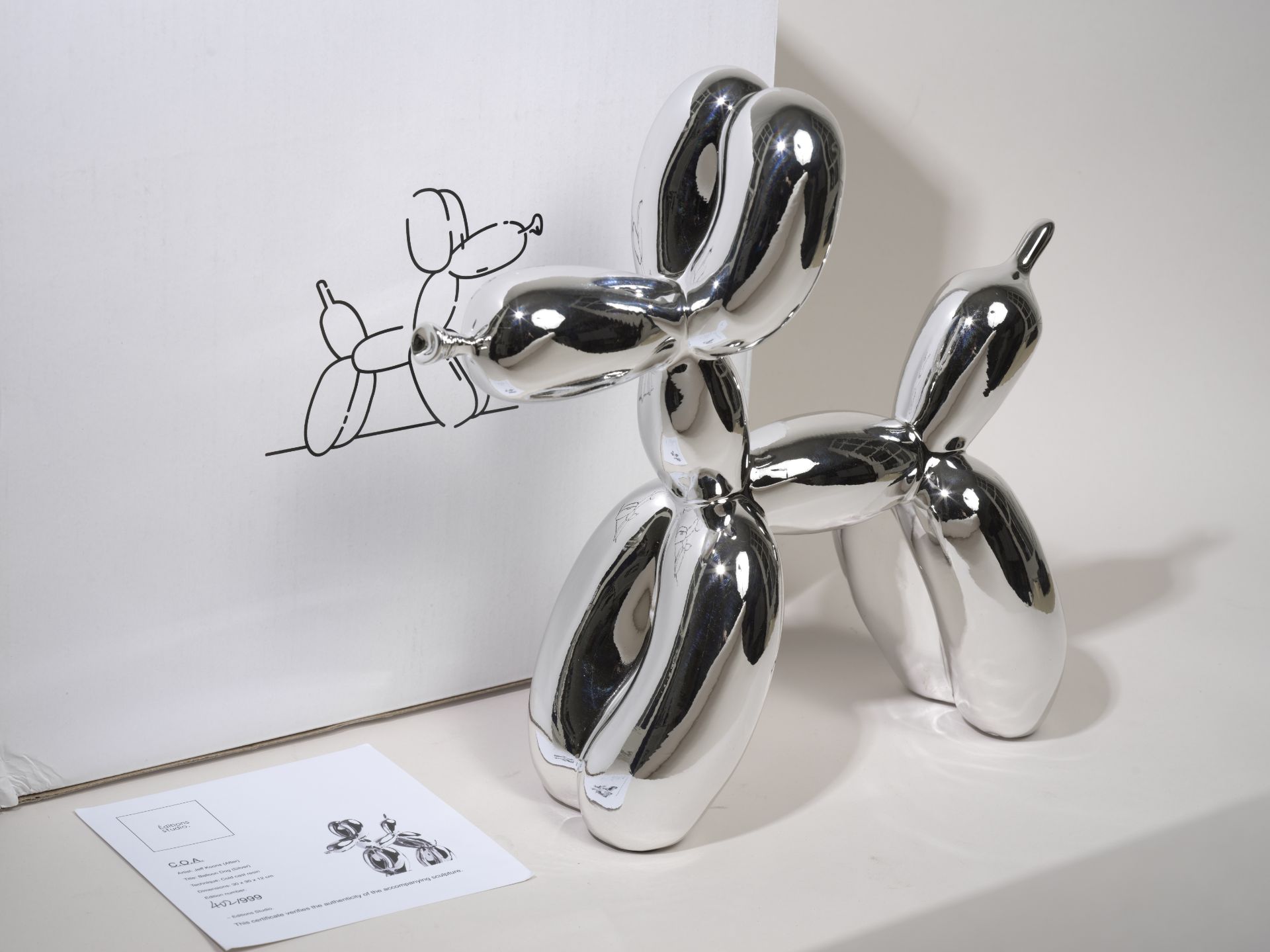 Jeff KOONS D'après - Balloon dog silver - Résine chromée - 30 x 30 x 12 cm - [...]