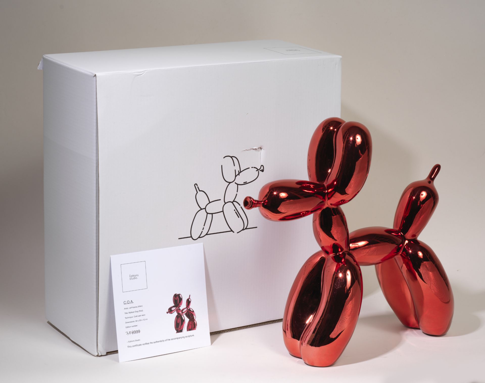 Jeff KOONS D'après- Balloon dog red- Résine chromée - 30 x 30 x 12 cm - Edition [...]