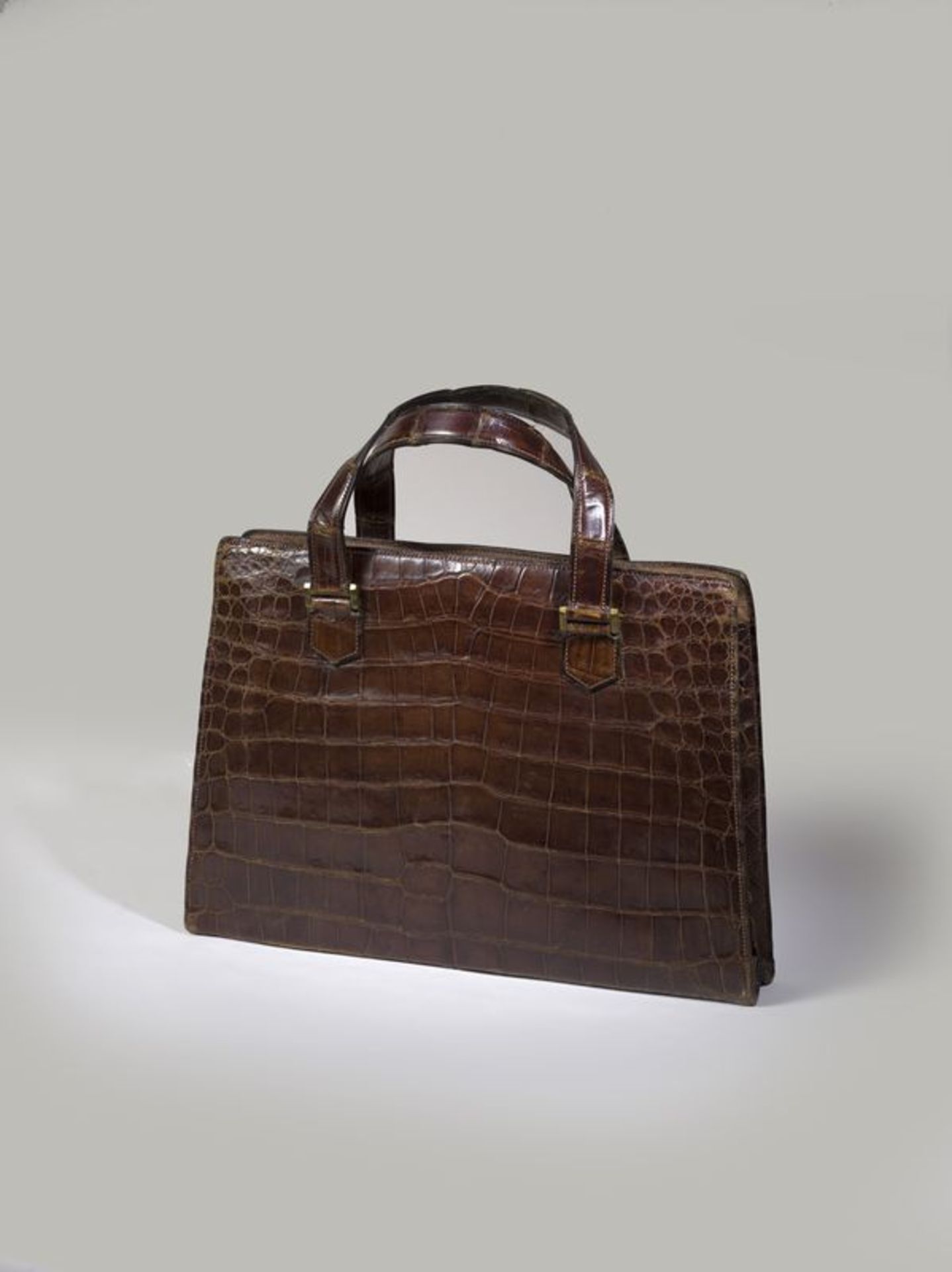 HERMES, Paris - 24 fbg st Haonore - Sac Pullman en crocodile marron - Doublure en [...] - Bild 3 aus 4