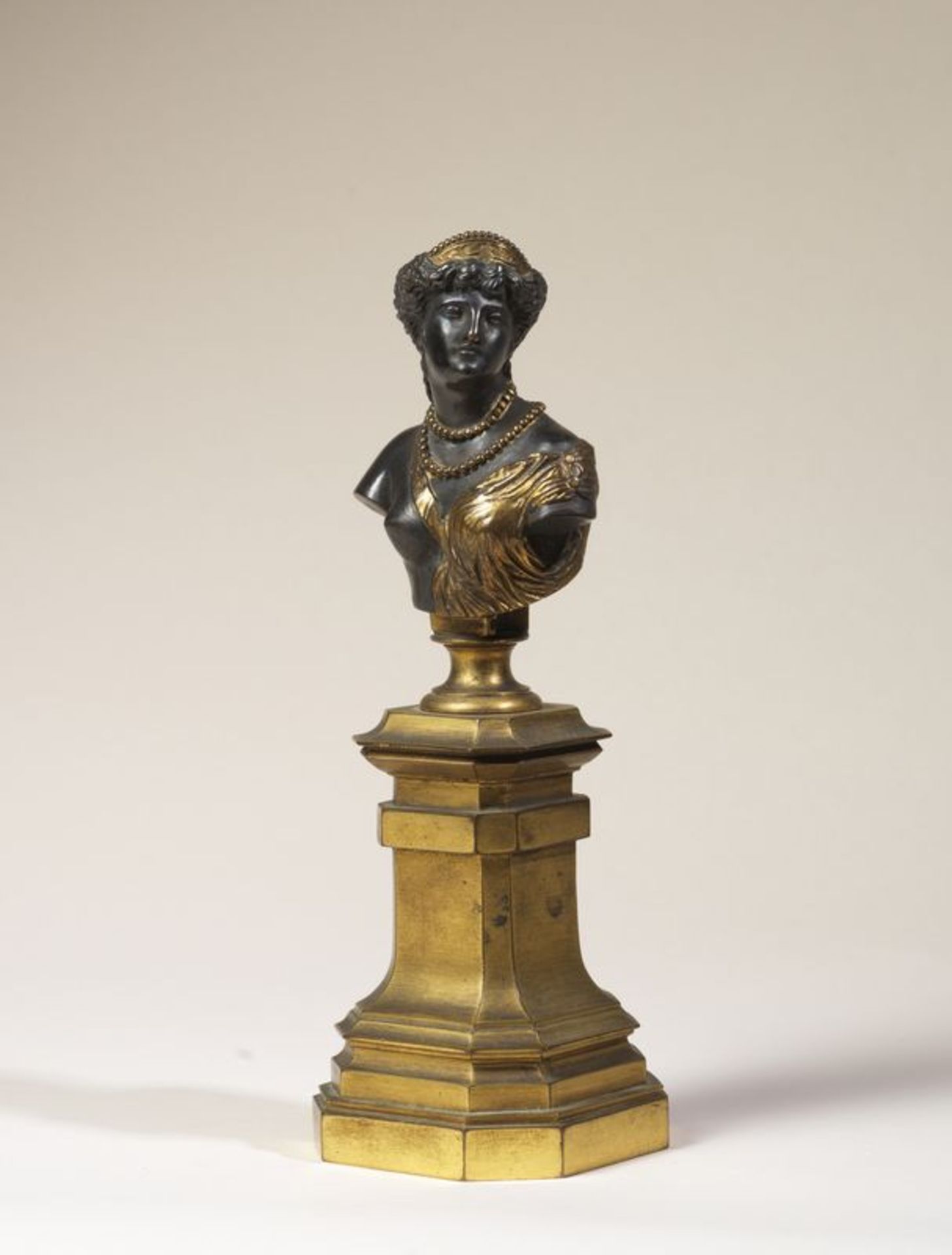 Auguste CLESINGER (1814-1883) Jeune femme à l'antique - Bronze signé - Hauteur : [...]