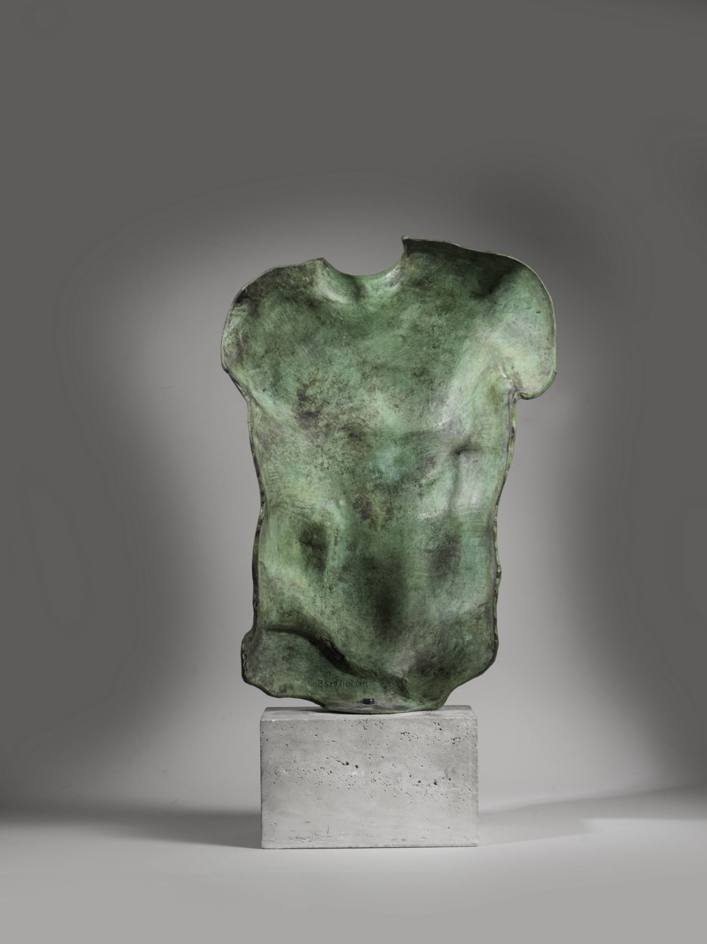 Igor MITORAJ (1944-2014) - Persée - Bronze à patine verte nuancée - H. 38 cm- [...] - Bild 2 aus 4