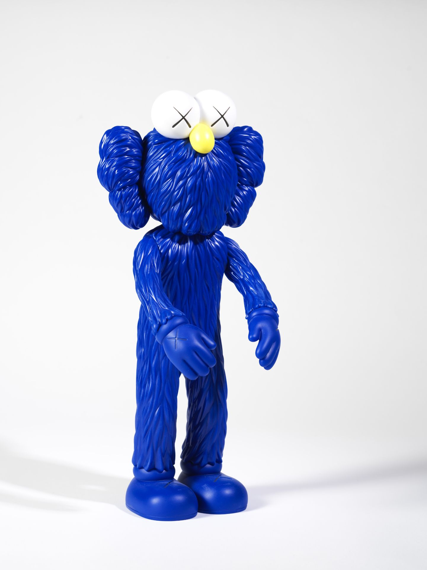 KAWS (1974) - BFF (Blue), 2017 - Figurine en vinyle peint - Avec sa boite d'origine - [...]