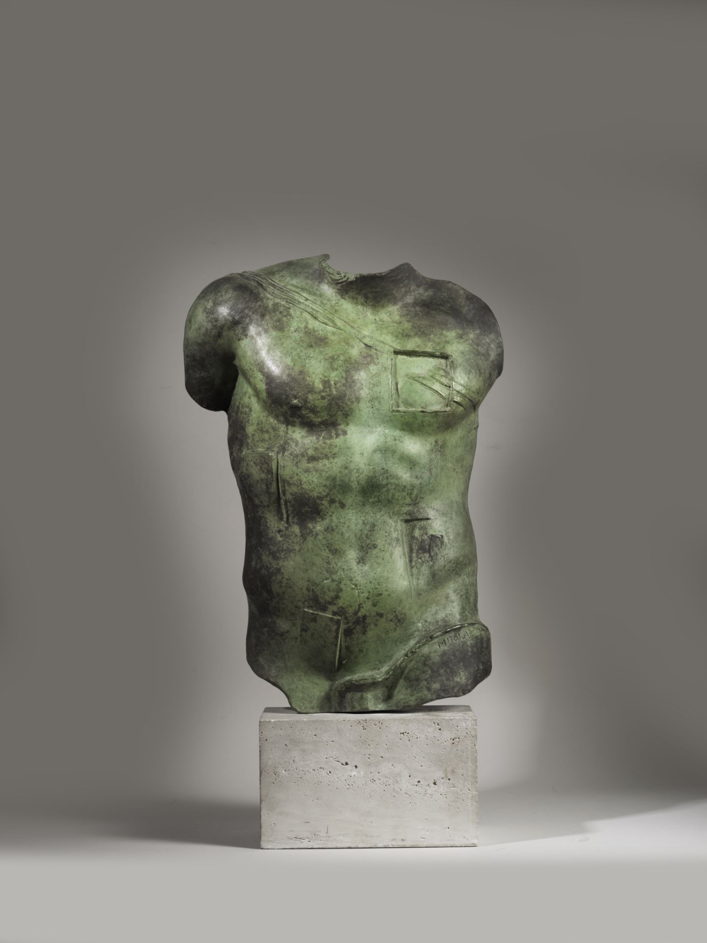 Igor MITORAJ (1944-2014) - Persée - Bronze à patine verte nuancée - H. 38 cm- [...]