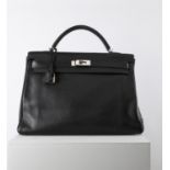 Hermès - Kelly Retourne bag 40 cm - Kelly Retourne bag 40 cm - black togo leather [...]