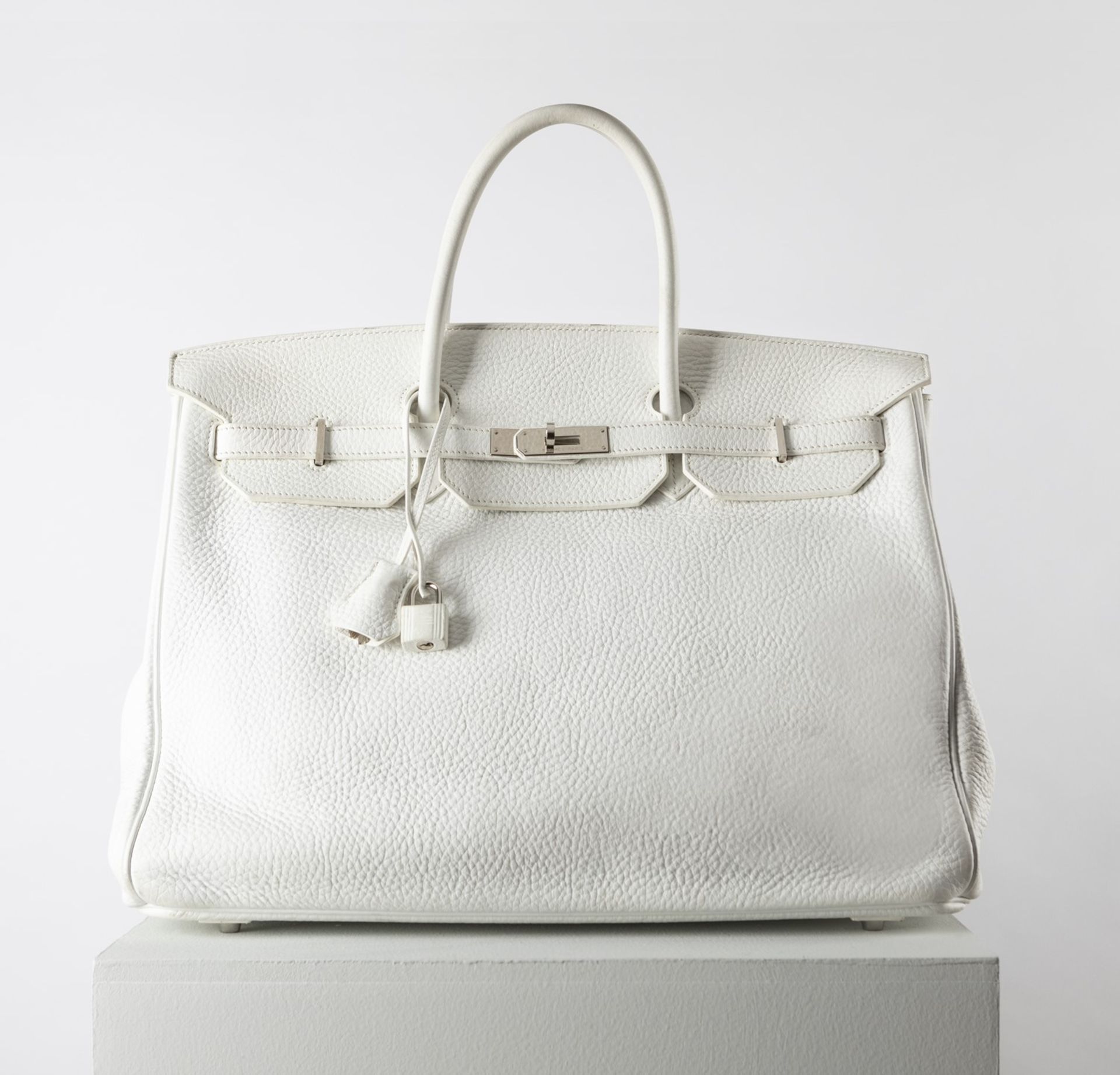 Hermès - Birkin bag 40 cm - Birkin bag 40 cm - White togo leather 40 cm Birkin bag, [...]