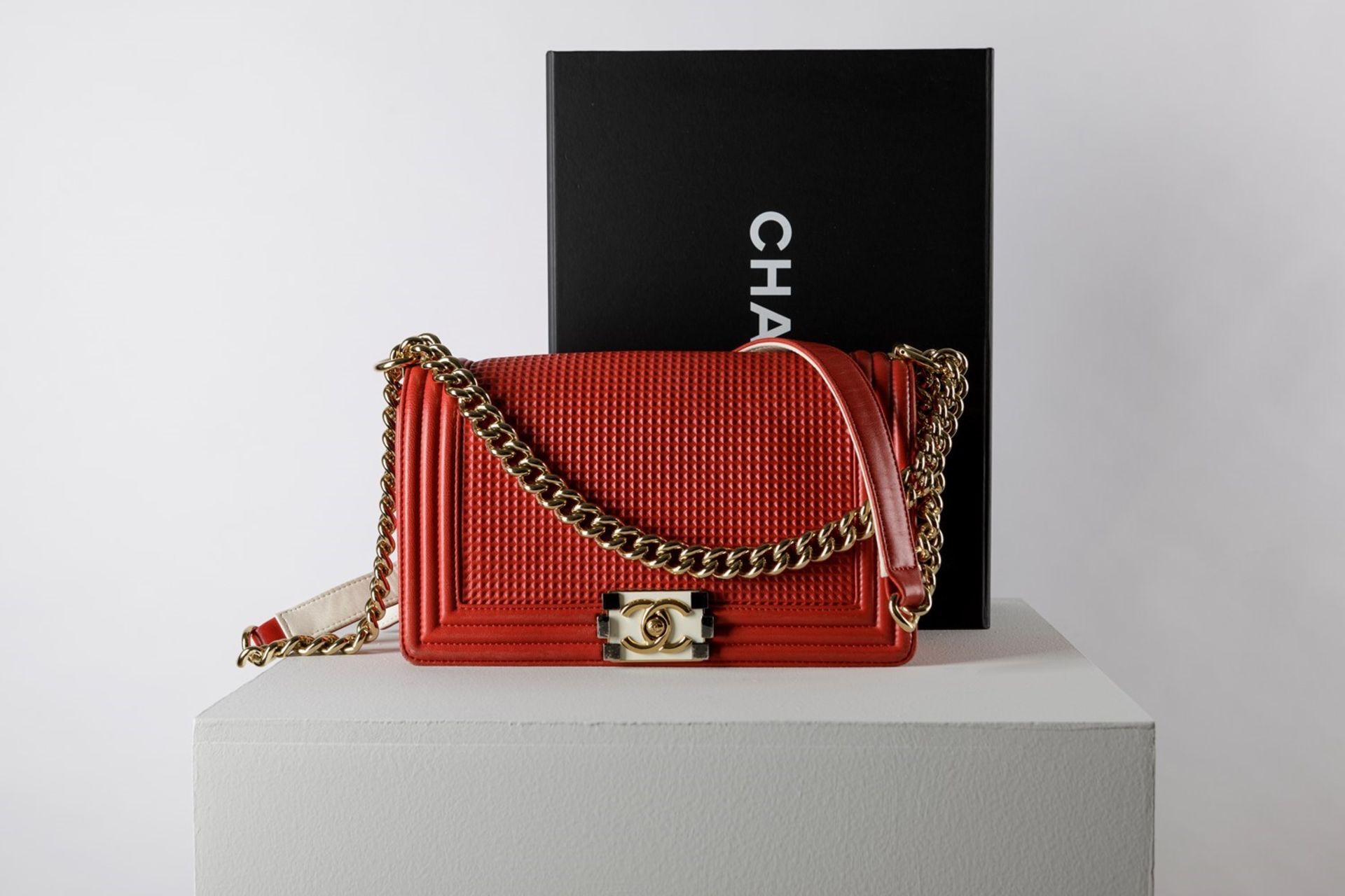 Chanel - Boy bag 25 cm - Boy bag 25 cm - Coral leather Boy bag, bicolor metal and [...]